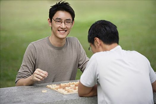 两个男人,玩,中国象棋,公园