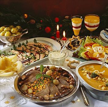 圣诞自助餐,烤牛肉,三文鱼,汤