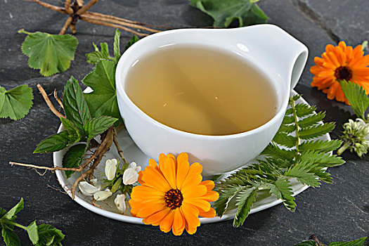 药茶,万寿菊,蜜蜂花,椒薄荷,缬草属植物,根