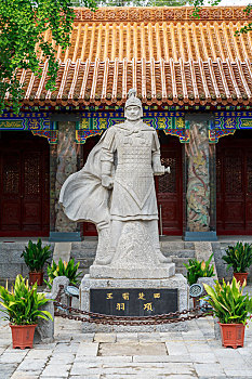 中国江苏省徐州市戏马台项羽塑像