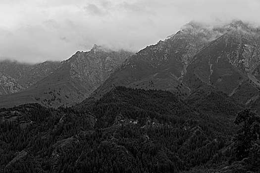 马蹄寺祁连山