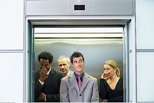 商务人士,电梯,嗅,不愉快,气味
