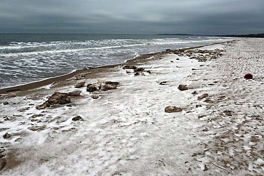 秦皇岛金海湾北戴河浅水湾辛丑牛年第一场春雪景色怡人