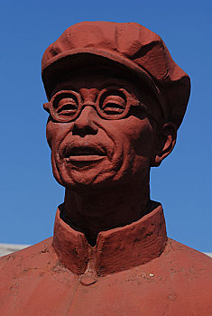 晋冀鲁边区首长杨秀峰在武安的塑像