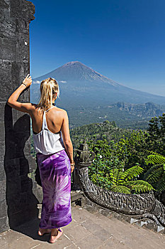 印度尼西亚,巴厘岛,美女,看,攀升,庙宇