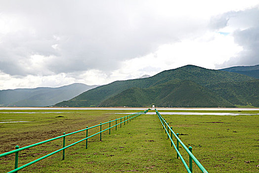 香格里拉纳帕海