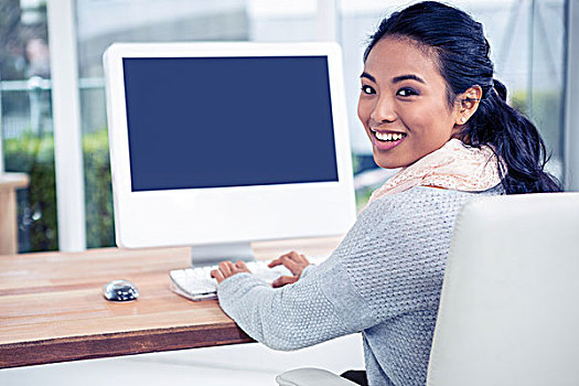微笑,亚洲女性,用电脑,后视,摄影,办公室