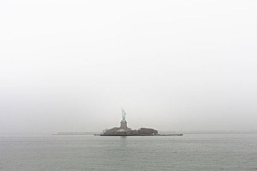 自由女神像,雾状,白天