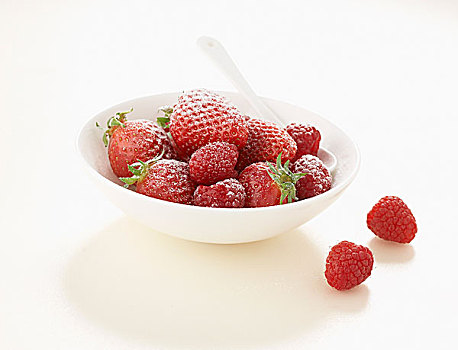碗,树莓,草莓