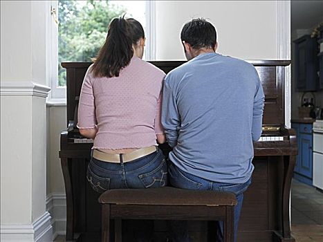 年轻,情侣,演奏,钢琴