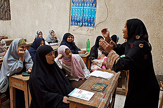 女性,指导,学识,班级,成年,社会,郊区,开罗,许多,家庭,地震