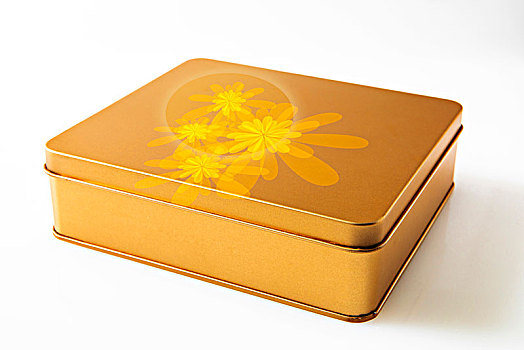 中秋节一家人团聚,赏月喝茶吃月饼,金色礼盒在白色的背景