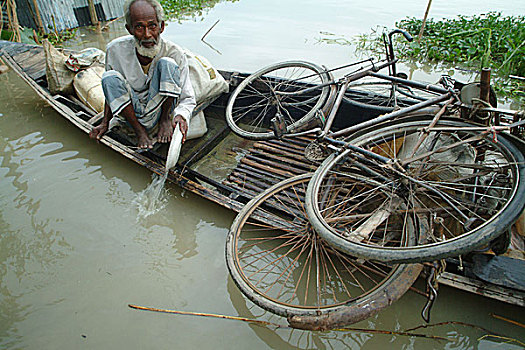 老人,水,船,洪水,区域,孟加拉,七月,2004年