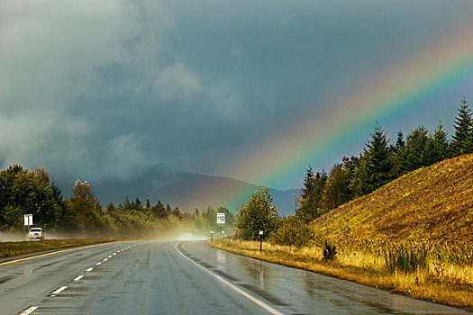彩虹,乌云,右边,公路,不列颠哥伦比亚省,加拿大
