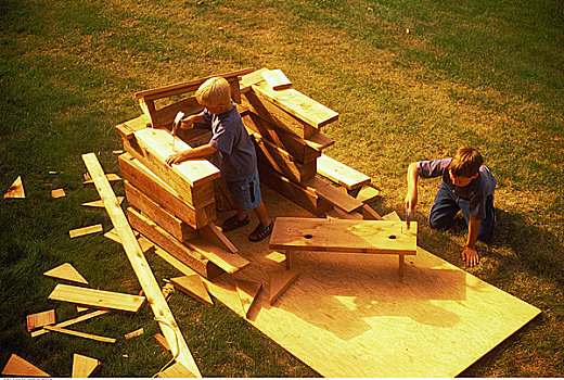两个男孩,建筑,木质,堡垒,室外