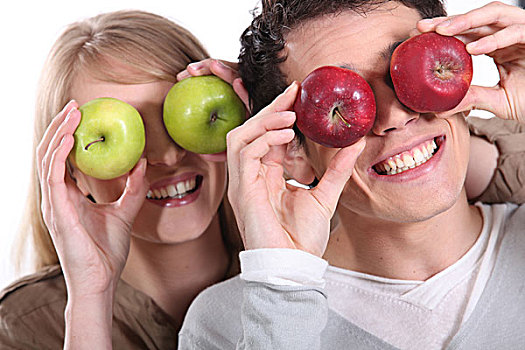 情侣,拿着,向上,苹果,眼睛