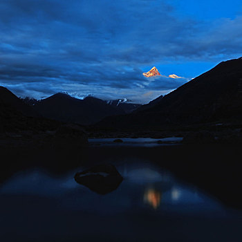 中国最美山峰南迦巴瓦峰