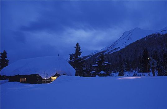 滑雪者,接近,小屋,冬天,山谷,班芙,公园,加拿大,艾伯塔省