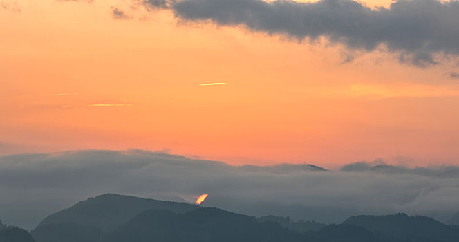 山区风景图