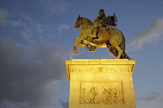 骑马雕像,纪念建筑,东方,夜光,马德里,西班牙,欧洲