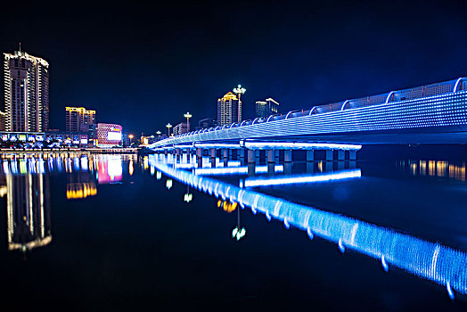 滨河城市夜景