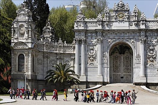 学童,走,过去,大门,宫殿,19世纪,伊斯坦布尔,土耳其
