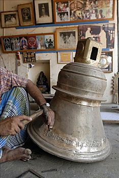 工匠,制作,寺庙大钟,贡伯戈纳姆,坦贾武尔,泰米尔纳德邦,印度