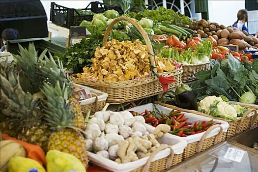 市场货摊,水果,蔬菜,蘑菇,药草