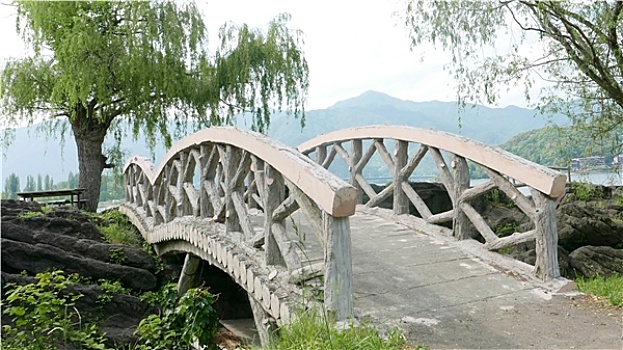 木桥,小路,花园