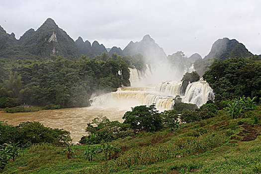 中越边境亚洲第一世界第二德天大瀑布宽景大片