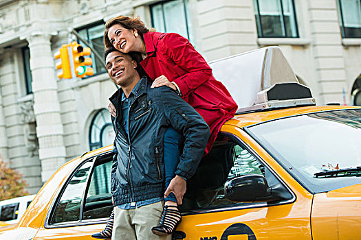 年轻,游客,情侣,黄色出租车,纽约,美国