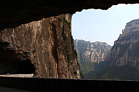 太行山挂壁公路