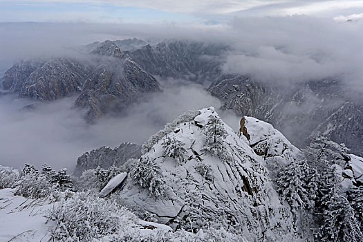 雪后华山宛如画