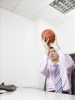 商务人士,办公室,投掷,篮球