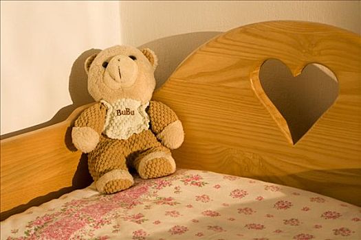 泰迪熊,床