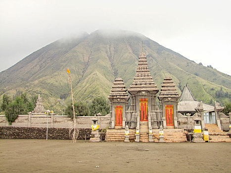 婆罗摩火山,爪哇