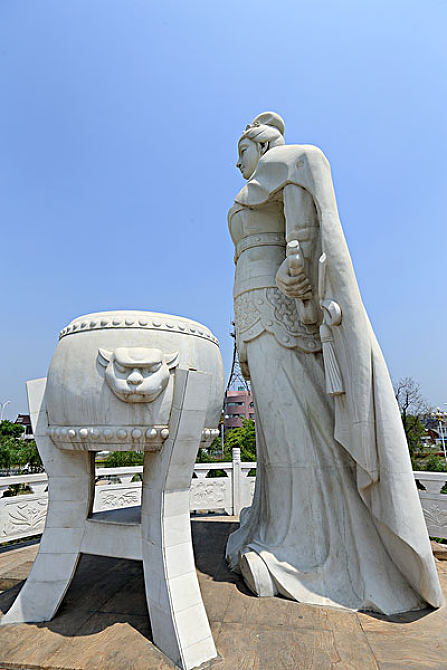 梁红玉雕像图片_梁红玉雕像高清图片_全景视觉