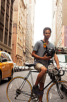 骑自行车,城市街道