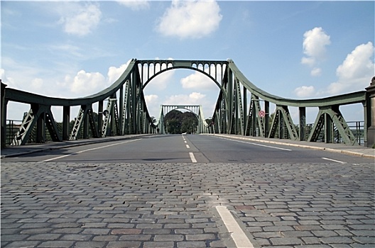 桥,2006年