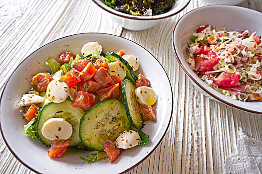 沙拉,混合,碗,健康食物,白色背景,木桌