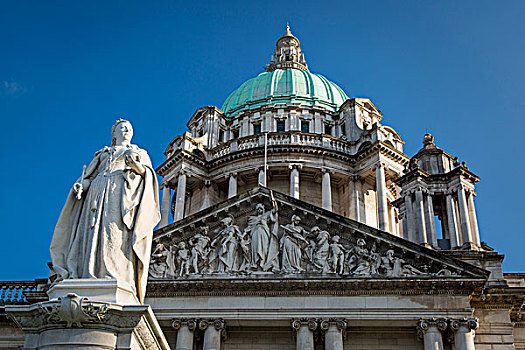 维多利亚皇后,雕塑,仰视,贝尔法斯特,市政厅,建筑,北爱尔兰,英国