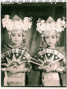 印度尼西亚,巴厘岛,两个,黎弓舞,舞者,满,服饰,拿着