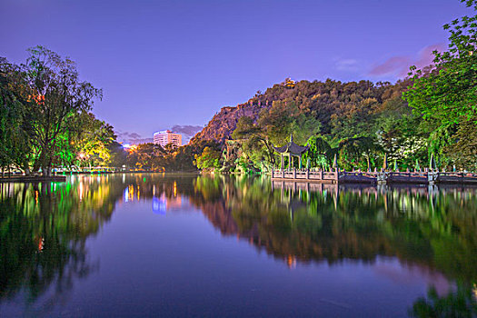 红山公园夜景