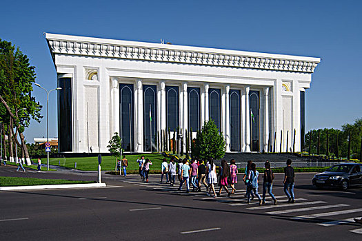 乌兹别克斯坦人民大会堂