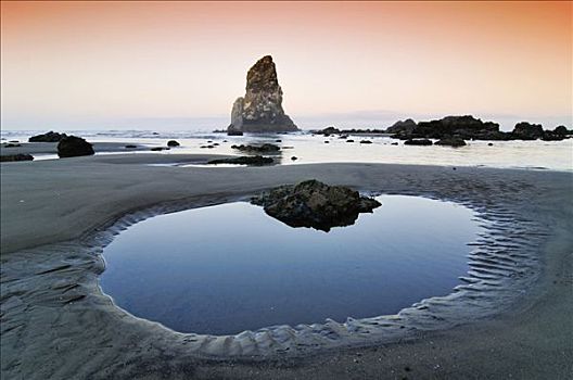 独块巨石,石头,坎农海滩,俄勒冈,美国,北美