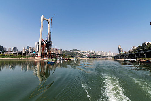 建设中的重庆红岩村嘉陵江大桥