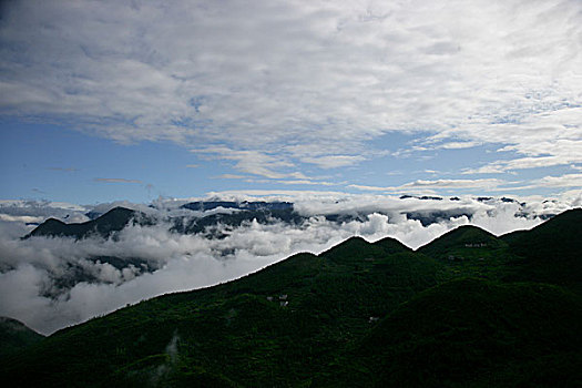 巫溪云台山清晨雨过天晴的云雾