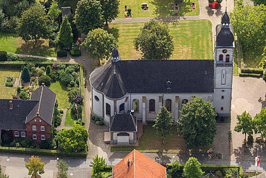航拍,教区教堂,北莱茵威斯特伐利亚,德国,欧洲