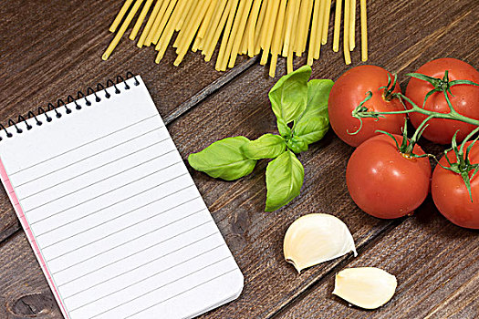 蔬菜,意大利面,纸,笔记本,木桌子