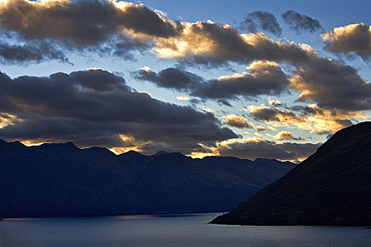 日出,上方,山峦,瓦卡蒂普湖,皇后镇,新西兰
